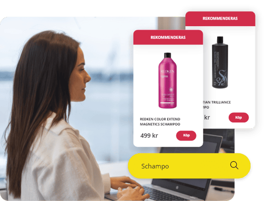Kvinna använder smart sökfunktion för personaliserad shopping Kvinna använder smart sökfunktion för personaliserad shopping